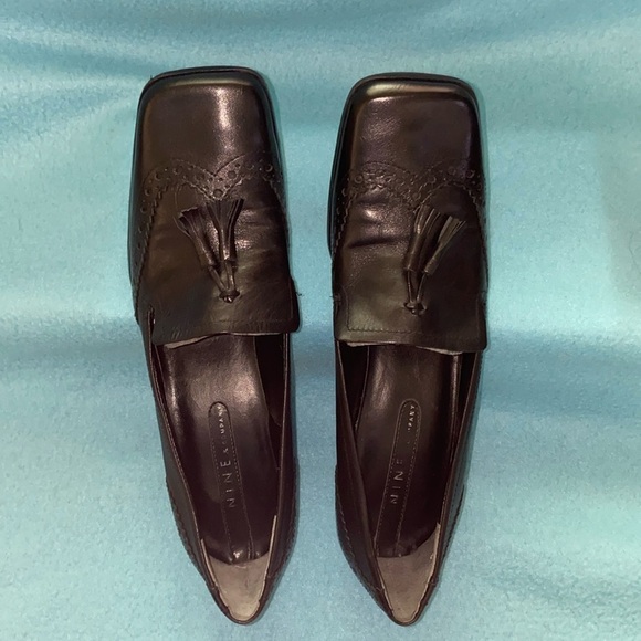 NINE & COMPANY leather wingtip slip on tassel chunky stacked heel black size 9M - Picture 6 of 12